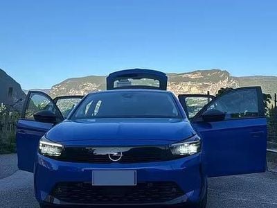 Usata Opel Corsa 101 CV (74 kW) 2025 Blu Utilitaria