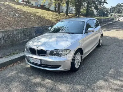Usata BMW 118 Comfort Edition 143 CV (105 kW) 2011 Grigio Utilitaria