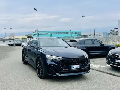 Usata Audi Q8 S-Line 286 CV (210 kW) 2025 Blu/azzurro SUV