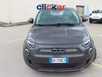 Usata Fiat 500e Action 42 kW (58 CV) 2022 Marrone Berlina