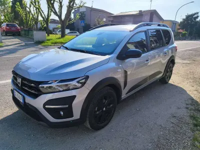 Usata Dacia Jogger Extreme 101 CV (74 kW) 2022 Argento Monovolume