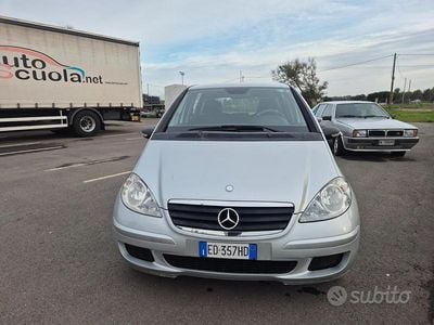 Grigio Usata 2009 Mercedes A180 Elegance Berlina | 3800 € (Buon prezzo)