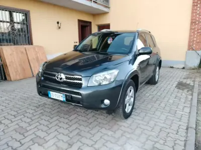Usata Toyota RAV4 177 CV (130 kW) 2006 SUV