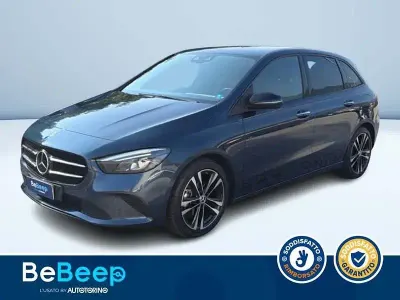 Usata Mercedes B180 136 CV (100 kW) 2019 Blu metallizzato Utilitaria