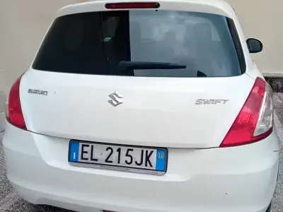 Usata Suzuki Swift 75 CV (55 kW) 2012 Bianco Utilitaria