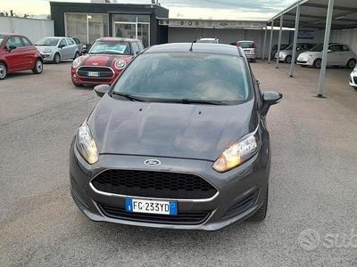 Usata Ford Fiesta Titanium 95 CV (69 kW) 2017 Grigio Berlina