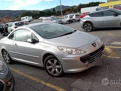 Usata Peugeot 307 CC 136 CV (100 kW) 2006 Grigio Cabrio