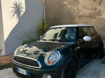 Usata Mini Cooper D 109 CV (80 kW) 2008 Verde Utilitaria