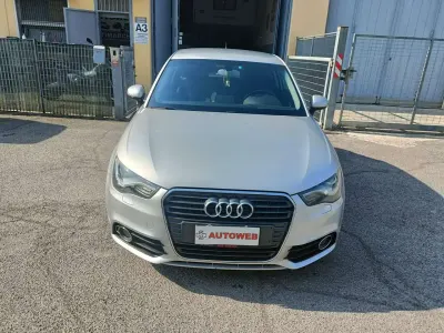 Usata Audi A1 Ambition 105 CV (77 kW) 2011 Argento Utilitaria