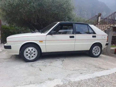 Usata Lancia Delta 166 CV (122 kW) 1987 Bianco Utilitaria