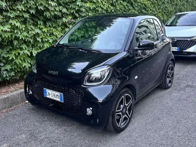 Usata Smart ForTwo Coupé Pulse 41 kW (56 CV) 2023 Nero Utilitaria