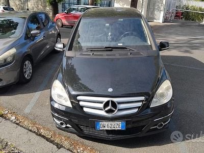 Usata Mercedes B200 143 CV (105 kW) 2009 Nero Monovolume