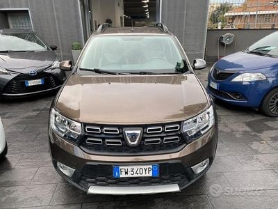 Usata Dacia Sandero Comfort 90 CV (66 kW) 2019 Marrone Berlina