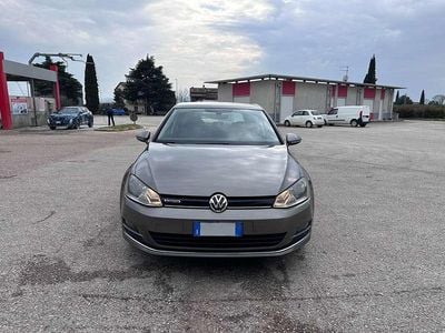Usata VW Golf VII Highline 110 CV (80 kW) 2017 Berlina
