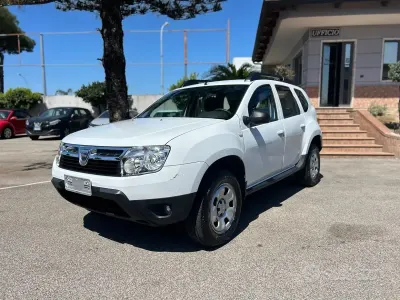 Usata Dacia Duster Lauréate 102 CV (75 kW) 2012 Bianco SUV