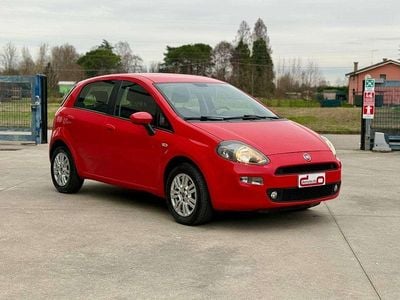 Usata Fiat Punto Lounge 77 CV (56 kW) 2013 Rosso Utilitaria