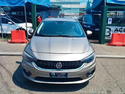 Usata Fiat Tipo Lounge 120 CV (88 kW) 2017 Beige Berlina