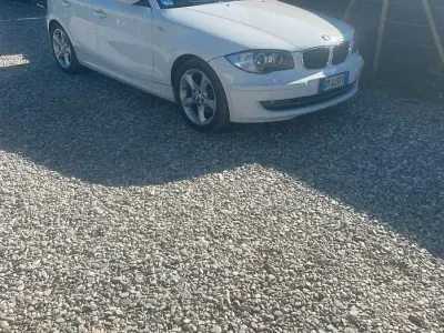 Usata BMW 120 163 CV (119 kW) 2010 Bianco Utilitaria