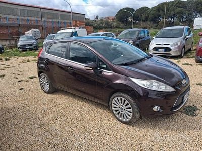 Begagnad Ford Fiesta Titanium 92 HK (67 kW) 2010 Brun Halvkombi