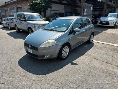 Usata Fiat Grande Punto Emotion 95 CV (69 kW) 2006 Grigio Utilitaria