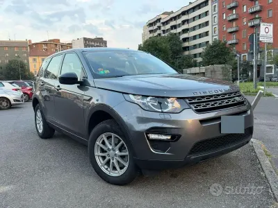 Usata Land Rover Discovery 5 SE 150 CV (110 kW) 2017 Grigio SUV