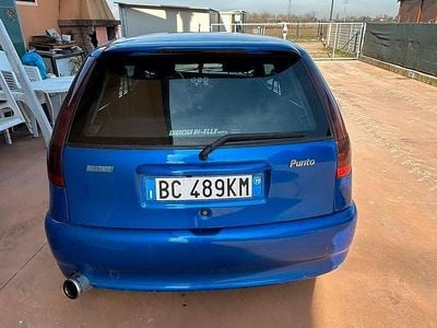 Usata Fiat Punto 80 CV (58 kW) 1999 Blu Berlina