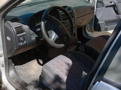 Grigio Usata 2002 Opel Astra Berlina | 2200 €