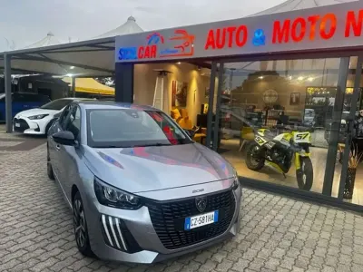 Usata Peugeot 208 Style 102 CV (75 kW) 2025 Gray Utilitaria