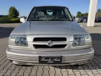 Second-hand Suzuki Grand Vitara 94 CP (69 kW) 2001 Gri SUV