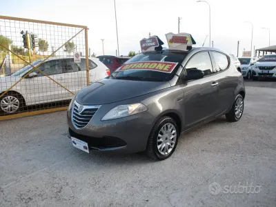 Usata Lancia Ypsilon 69 CV (50 kW) 2012 Grigio Utilitaria