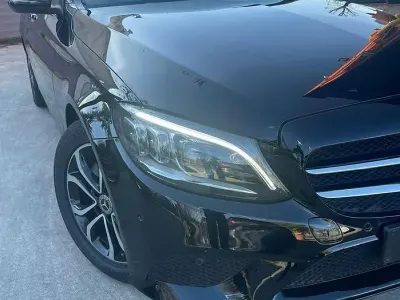 Usata Mercedes C180 122 CV (89 kW) 2019 Nero Berlina