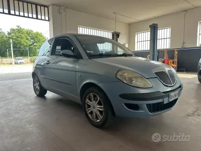 Usata Lancia Ypsilon 69 CV (50 kW) 2006 Bluazzurro Utilitaria