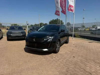 Usata Peugeot 3008 Allure 131 CV (96 kW) 2022 Nero SUV