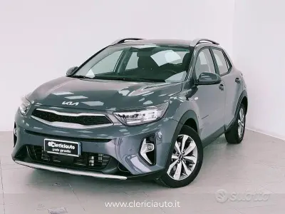 Usata Kia Stonic Urban 101 CV (74 kW) 2022 Grigio SUV