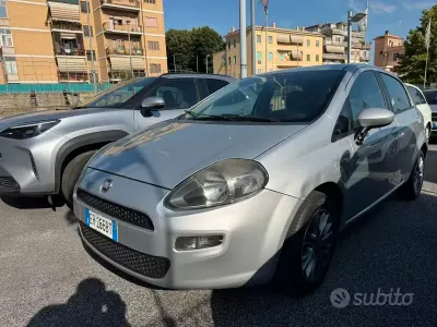 Usata Fiat Punto Lounge 69 CV (50 kW) 2013 Grigio Utilitaria