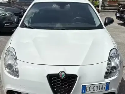 Usata Alfa Romeo Giulietta 105 CV (77 kW) 2011 Utilitaria