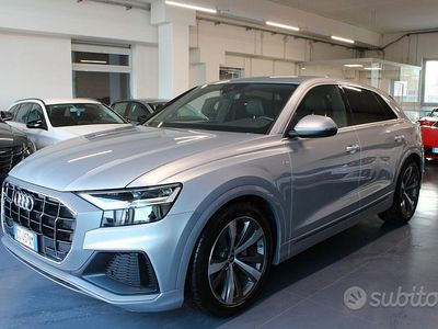 Usata Audi Q8 Sport 286 CV (210 kW) 2021 Grigio SUV