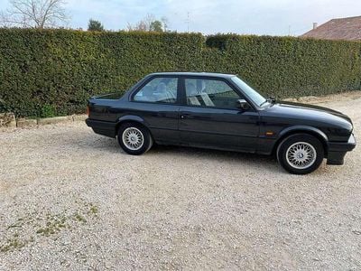 Usata BMW 318 136 CV (100 kW) 1989 Nero Berlina
