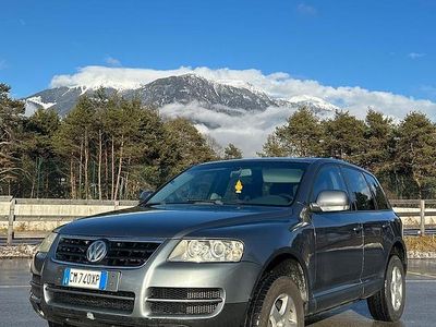 Usata VW Touareg R 174 CV (127 kW) 2004 Grigio SUV