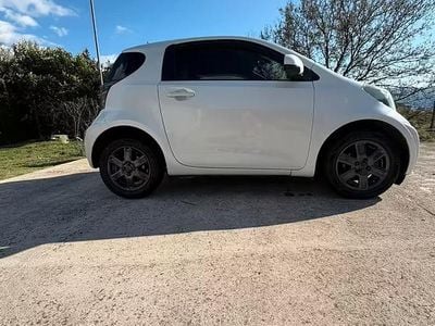 Usata Toyota iQ 90 CV (66 kW) 2010 Bianco Utilitaria