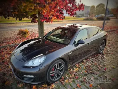 Usata Porsche Panamera Platinum Edition 250 CV (183 kW) 2013 Grigio Utilitaria