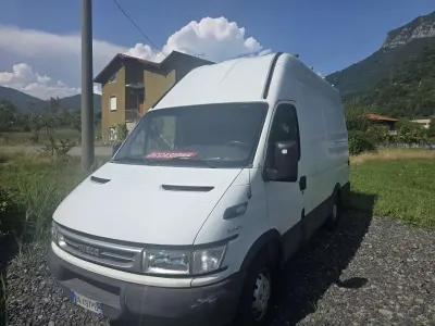 Usata Iveco Daily 136 CV (100 kW) 2006 Other Berlina