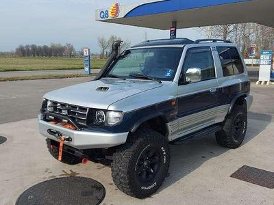 Usata Mitsubishi Pajero Comfort Edition 129 CV (94 kW) 2000 Argento SUV