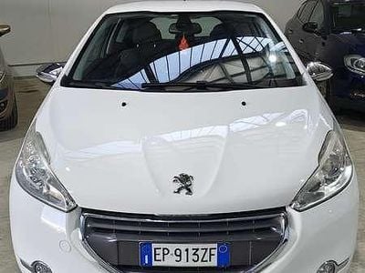 Usata Peugeot 208 Access 82 CV (60 kW) 2013 Utilitaria