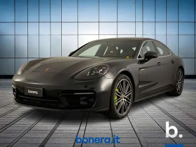 Usata Porsche Panamera 560 CV (411 kW) 2023 Grigio Berlina