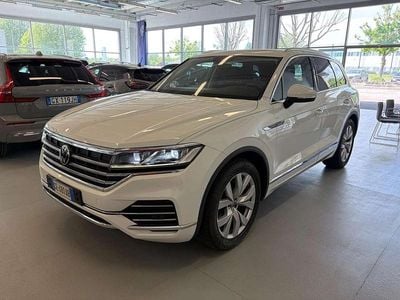Usata VW Touareg 231 CV (169 kW) 2021 Bianco pastello SUV