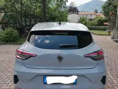 Usata Renault Clio V Techno 90 CV (66 kW) 2024 Grigio Utilitaria