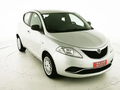 Usata Lancia Ypsilon Gold 95 CV (69 kW) 2016 Grigio Utilitaria
