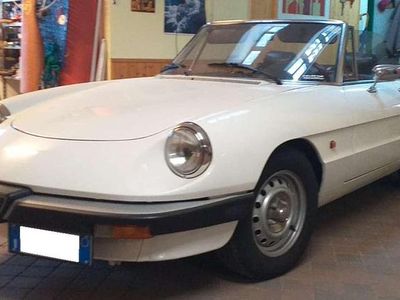 Usata Alfa Romeo Spider Veloce 128 CV (94 kW) 1987 Bianco Cabrio