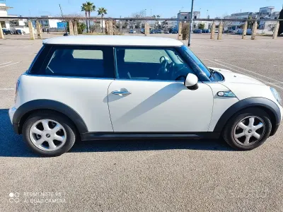 Usata Mini Cooper 75 CV (55 kW) 2010 Bianco Utilitaria